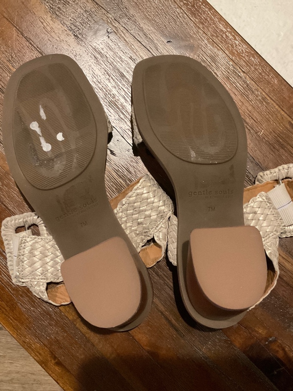 Gentle Souls Gentle Souls Madylyn Sandals Ice Metallic Size 7 - Picture 7 of 9